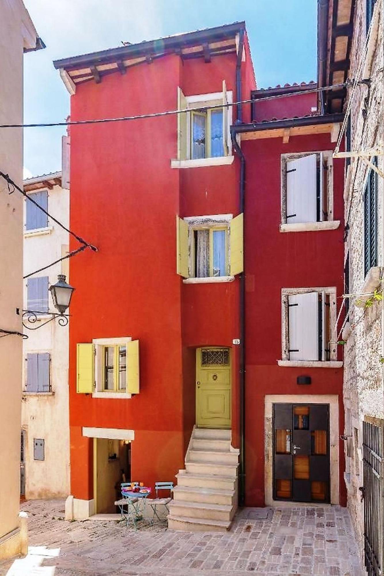 Casa Santa Vicenta *